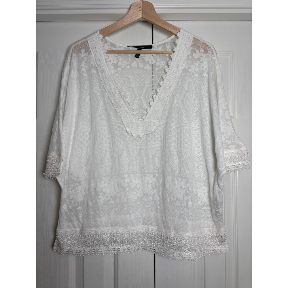 White House Black Market White Lace V-Neck Boho Blouse Small Paisley Burnout